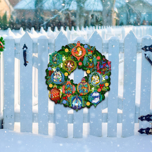 Designocracy Wood Wall Mounted Outdoor Christmas Decoration | Wayfair